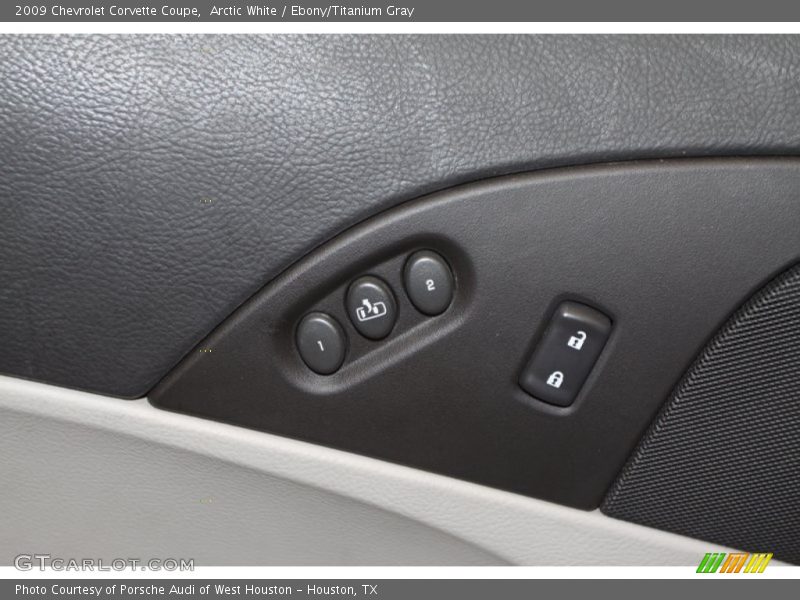 Arctic White / Ebony/Titanium Gray 2009 Chevrolet Corvette Coupe