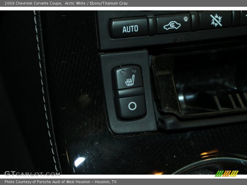 Arctic White / Ebony/Titanium Gray 2009 Chevrolet Corvette Coupe