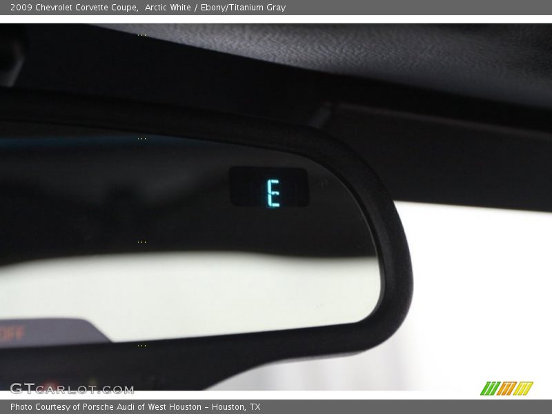 Arctic White / Ebony/Titanium Gray 2009 Chevrolet Corvette Coupe