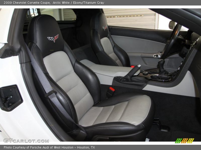Arctic White / Ebony/Titanium Gray 2009 Chevrolet Corvette Coupe