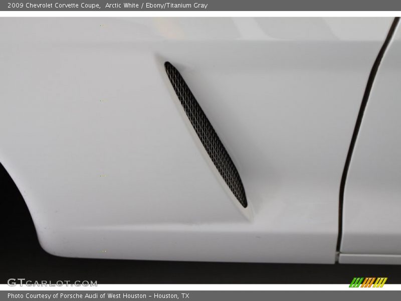 Arctic White / Ebony/Titanium Gray 2009 Chevrolet Corvette Coupe