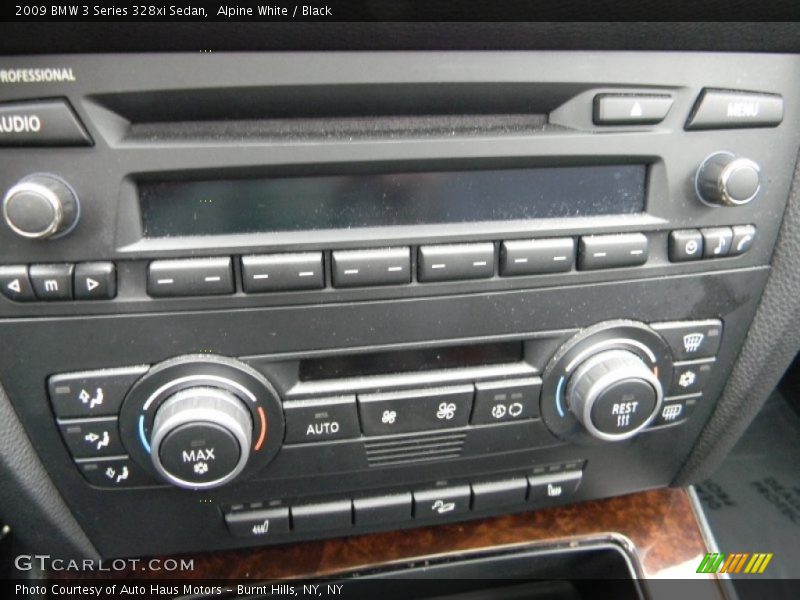 Controls of 2009 3 Series 328xi Sedan