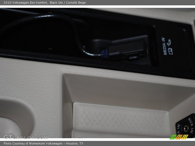Black Uni / Cornsilk Beige 2010 Volkswagen Eos Komfort