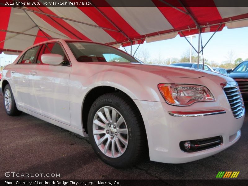 Ivory Tri-Coat Pearl / Black 2013 Chrysler 300