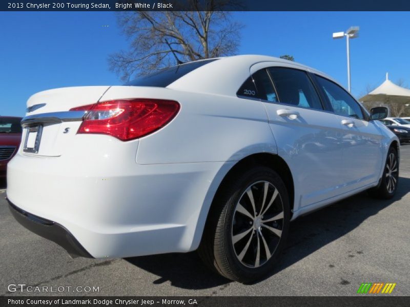 Bright White / Black 2013 Chrysler 200 Touring Sedan