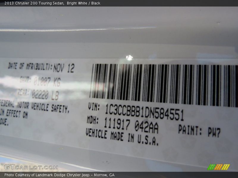 Bright White / Black 2013 Chrysler 200 Touring Sedan