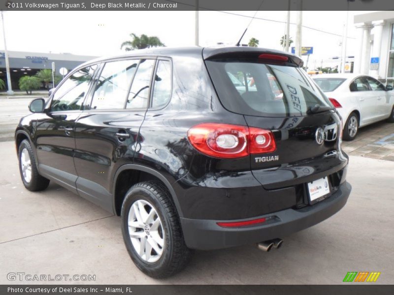 Deep Black Metallic / Charcoal 2011 Volkswagen Tiguan S