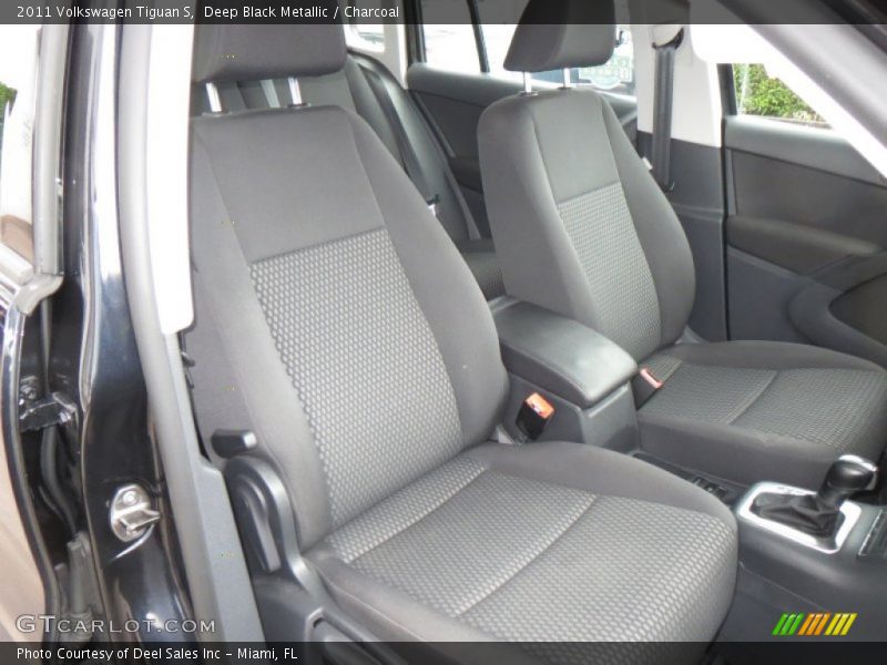 Front Seat of 2011 Tiguan S