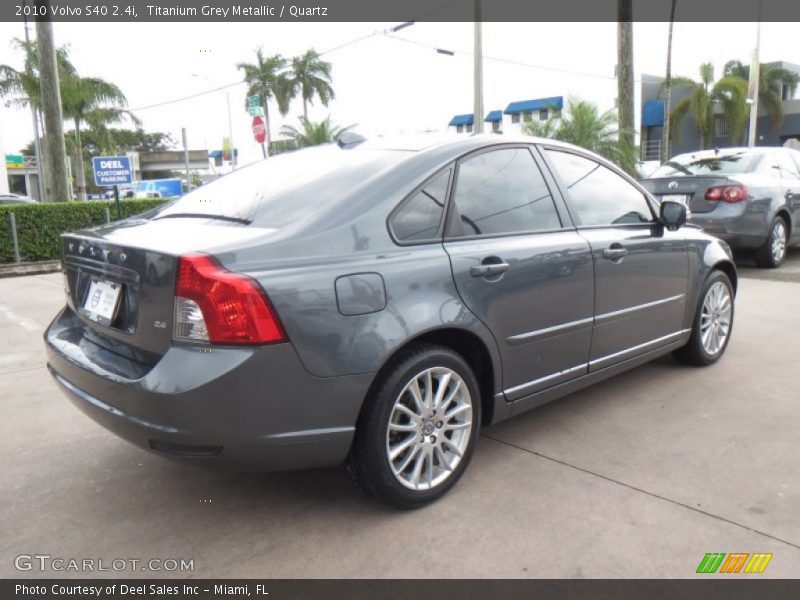 Titanium Grey Metallic / Quartz 2010 Volvo S40 2.4i