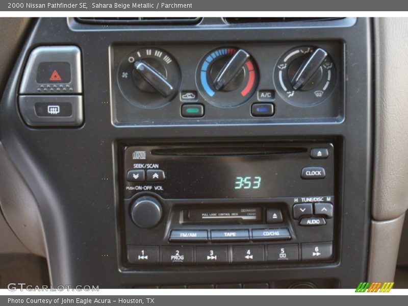 Sahara Beige Metallic / Parchment 2000 Nissan Pathfinder SE