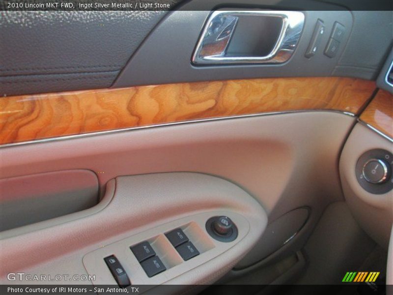 Ingot Silver Metallic / Light Stone 2010 Lincoln MKT FWD