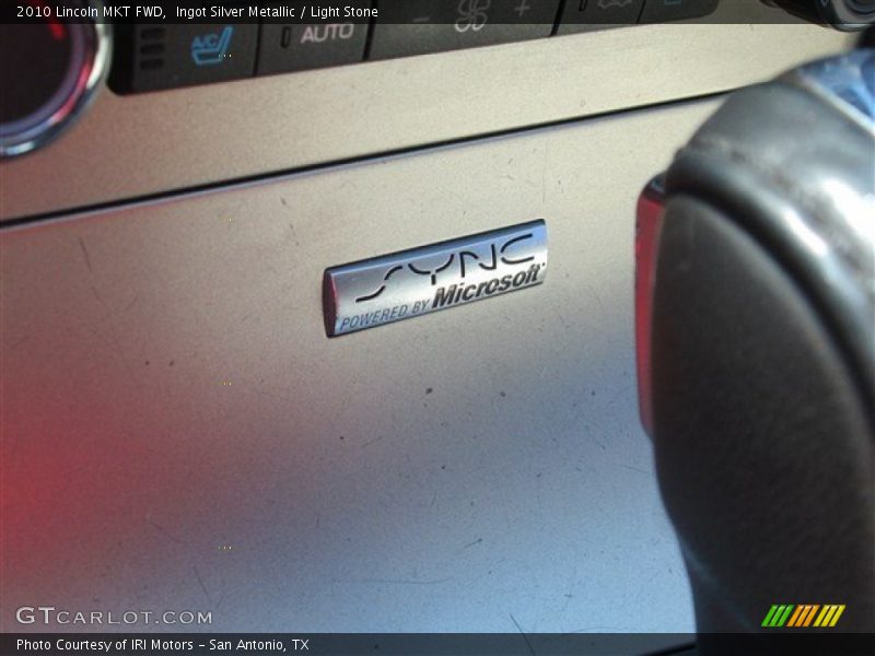 Ingot Silver Metallic / Light Stone 2010 Lincoln MKT FWD