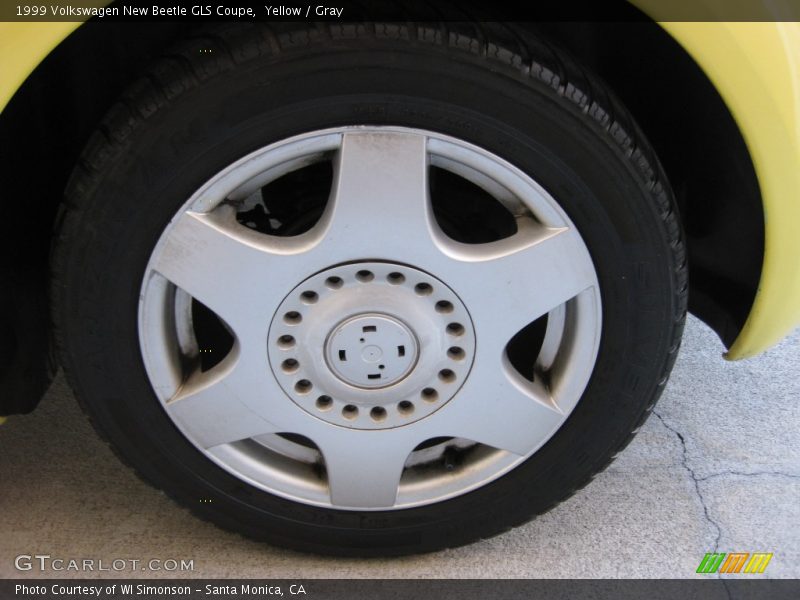 Yellow / Gray 1999 Volkswagen New Beetle GLS Coupe