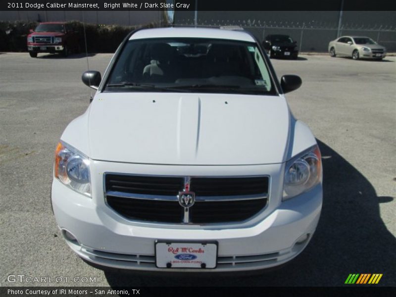 Bright White / Dark Slate Gray 2011 Dodge Caliber Mainstreet