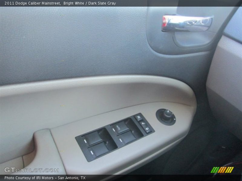 Bright White / Dark Slate Gray 2011 Dodge Caliber Mainstreet