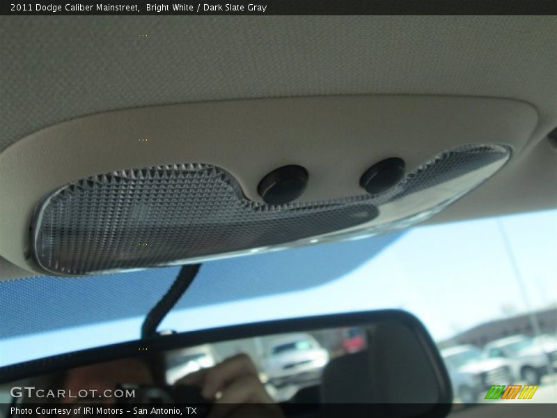Bright White / Dark Slate Gray 2011 Dodge Caliber Mainstreet