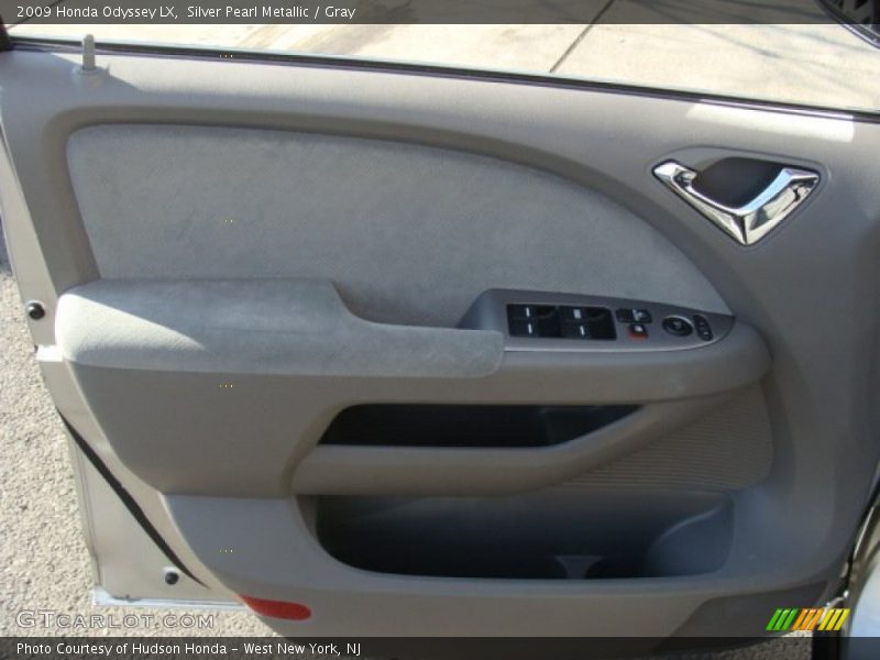 Silver Pearl Metallic / Gray 2009 Honda Odyssey LX