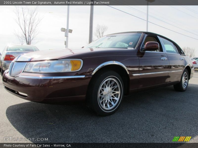 Autumn Red Metallic / Light Parchment 2001 Lincoln Town Car Signature