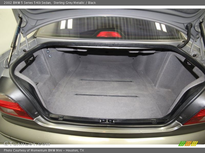  2002 5 Series 540i Sedan Trunk