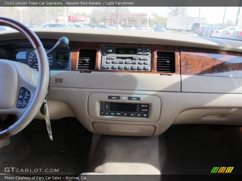 Autumn Red Metallic / Light Parchment 2001 Lincoln Town Car Signature