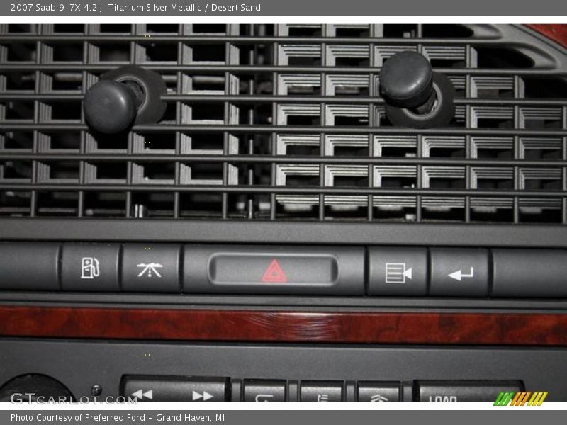 Titanium Silver Metallic / Desert Sand 2007 Saab 9-7X 4.2i