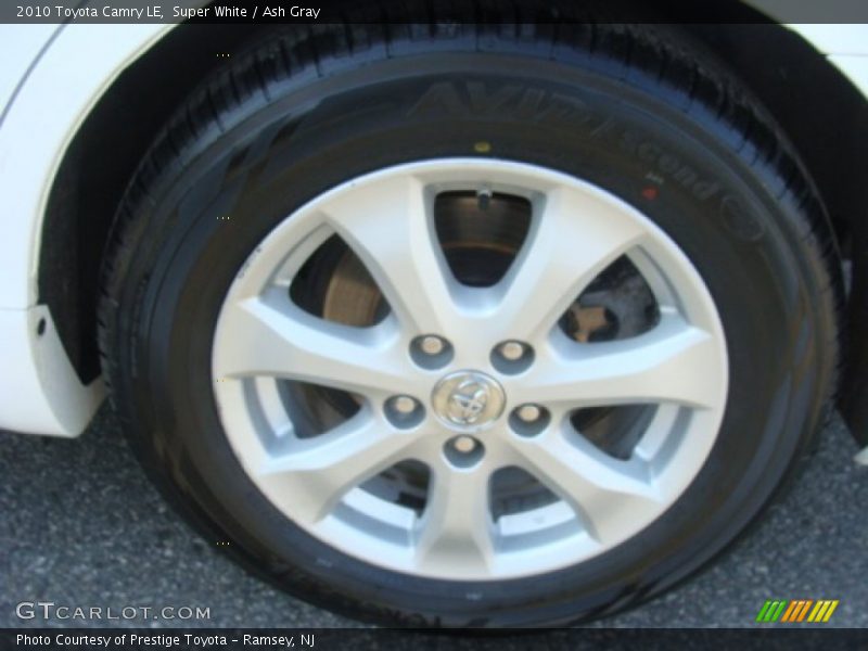 Super White / Ash Gray 2010 Toyota Camry LE