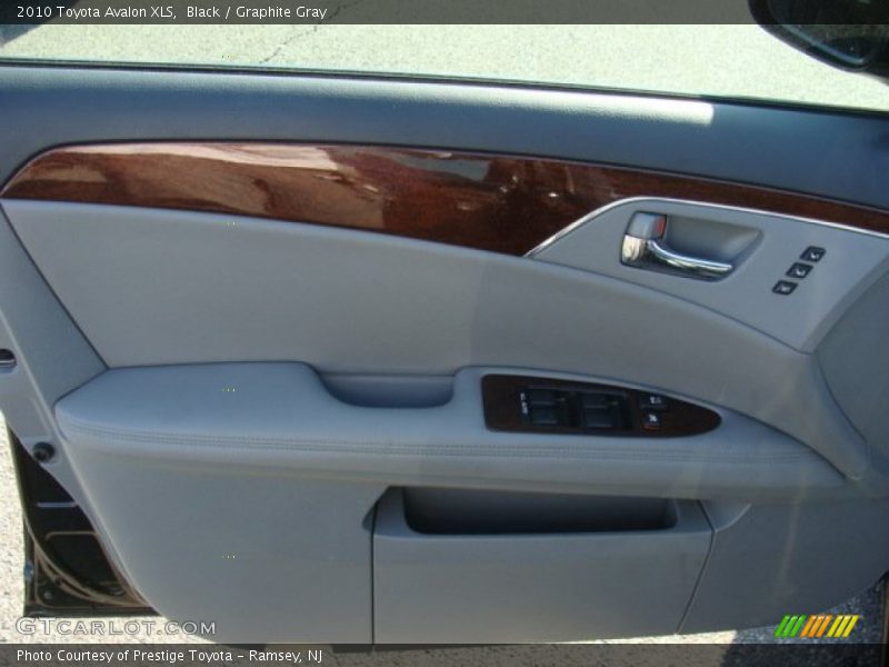 Black / Graphite Gray 2010 Toyota Avalon XLS