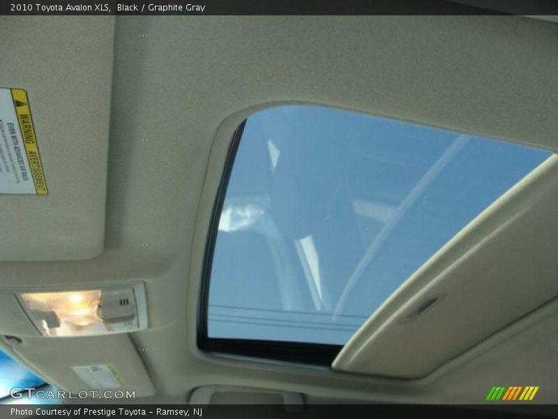 Black / Graphite Gray 2010 Toyota Avalon XLS