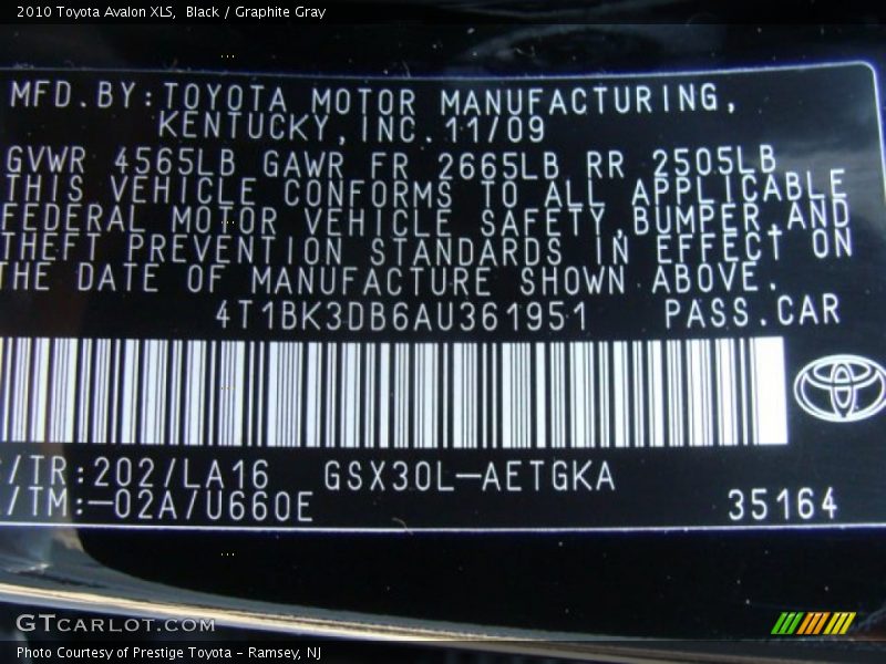 Black / Graphite Gray 2010 Toyota Avalon XLS