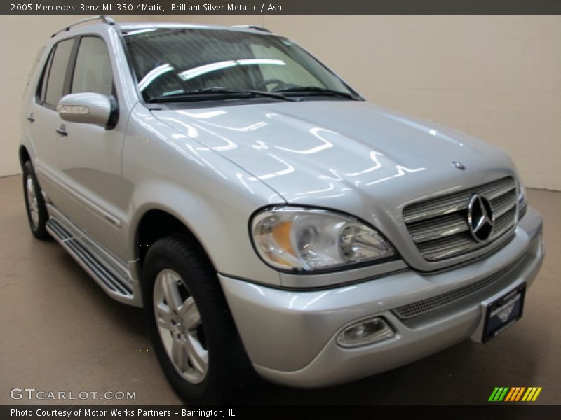 Front 3/4 View of 2005 ML 350 4Matic