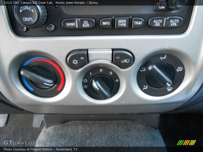 Controls of 2010 Canyon SLE Crew Cab