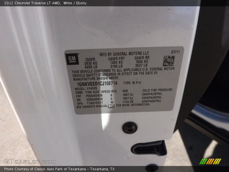 White / Ebony 2012 Chevrolet Traverse LT AWD