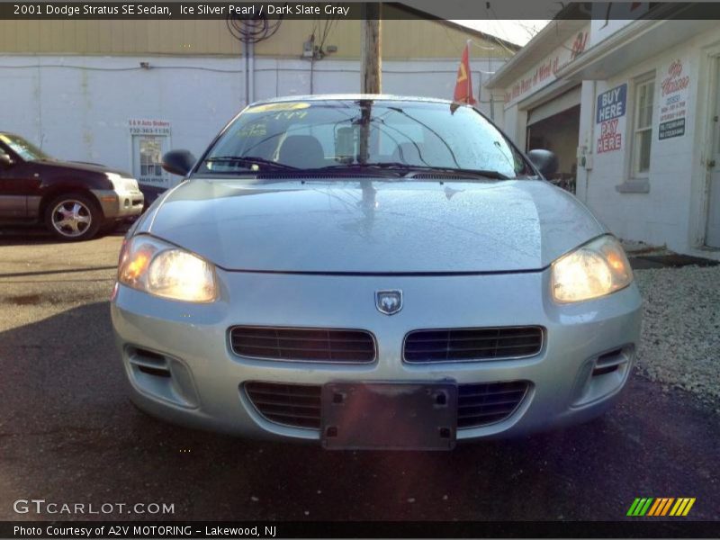 Ice Silver Pearl / Dark Slate Gray 2001 Dodge Stratus SE Sedan