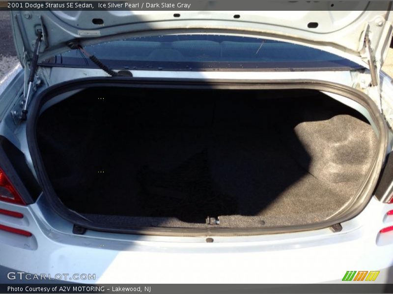 Ice Silver Pearl / Dark Slate Gray 2001 Dodge Stratus SE Sedan