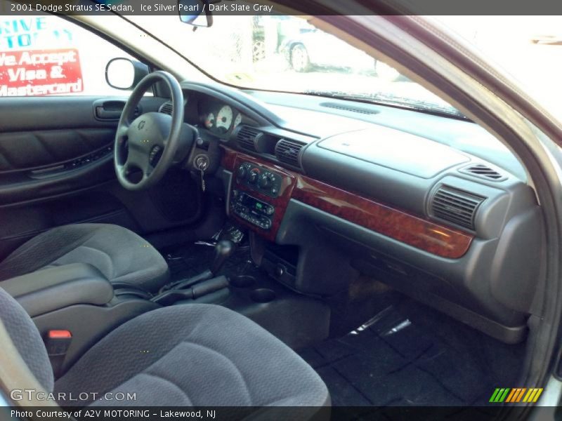 Ice Silver Pearl / Dark Slate Gray 2001 Dodge Stratus SE Sedan