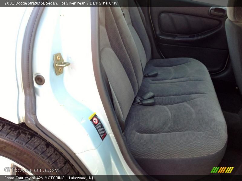 Ice Silver Pearl / Dark Slate Gray 2001 Dodge Stratus SE Sedan