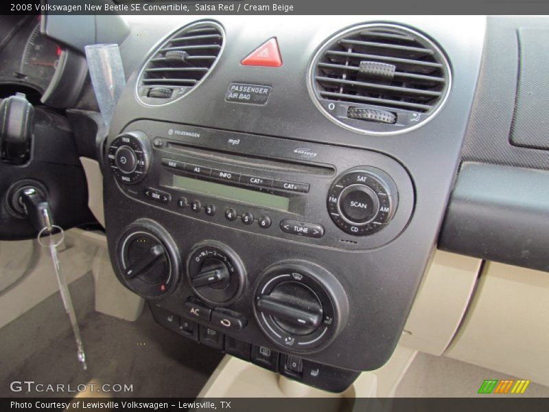 Controls of 2008 New Beetle SE Convertible