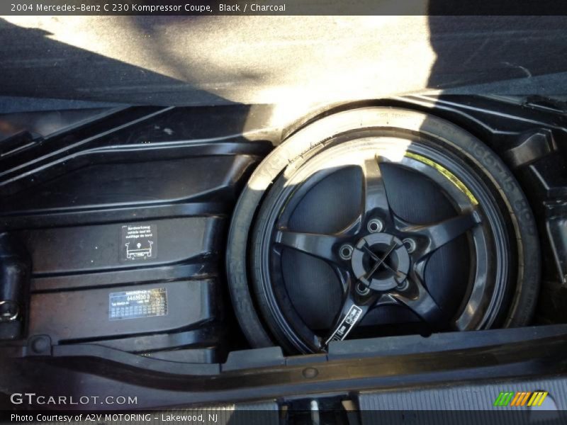 Black / Charcoal 2004 Mercedes-Benz C 230 Kompressor Coupe