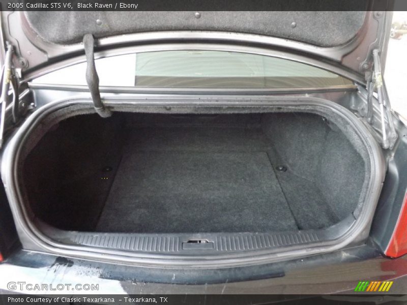  2005 STS V6 Trunk