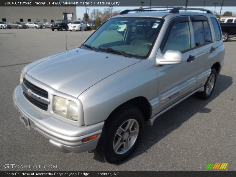 Silverleaf Metallic / Medium Gray 2004 Chevrolet Tracker LT 4WD