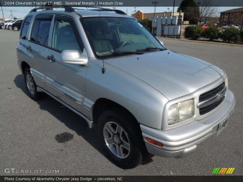 Front 3/4 View of 2004 Tracker LT 4WD