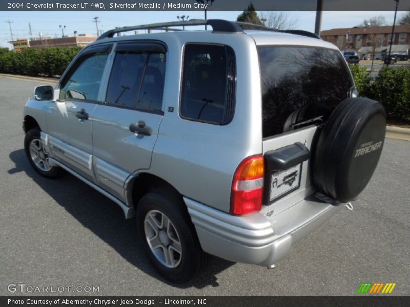 Silverleaf Metallic / Medium Gray 2004 Chevrolet Tracker LT 4WD