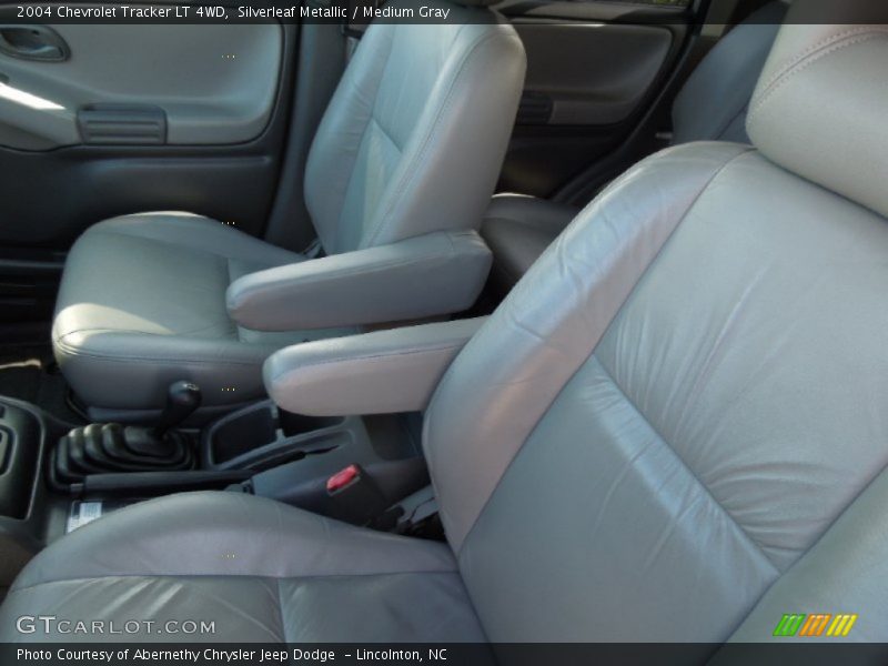Silverleaf Metallic / Medium Gray 2004 Chevrolet Tracker LT 4WD