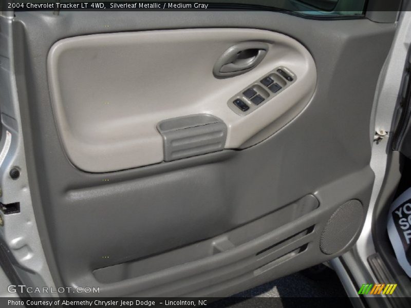 Silverleaf Metallic / Medium Gray 2004 Chevrolet Tracker LT 4WD