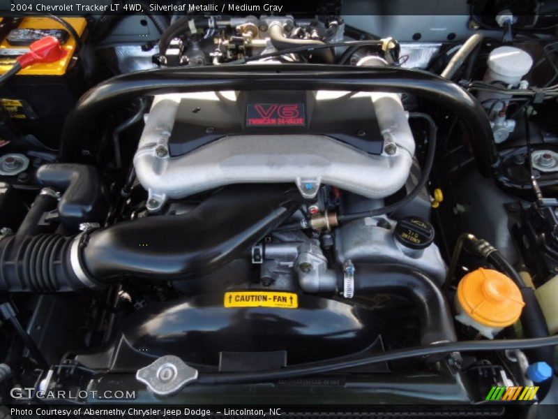 Silverleaf Metallic / Medium Gray 2004 Chevrolet Tracker LT 4WD
