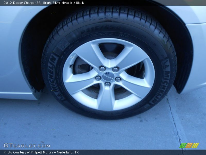 Bright Silver Metallic / Black 2012 Dodge Charger SE
