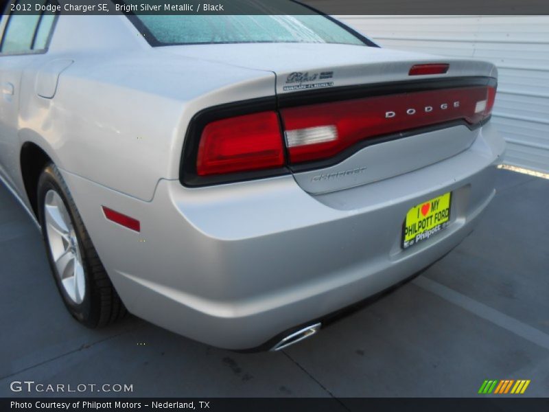 Bright Silver Metallic / Black 2012 Dodge Charger SE