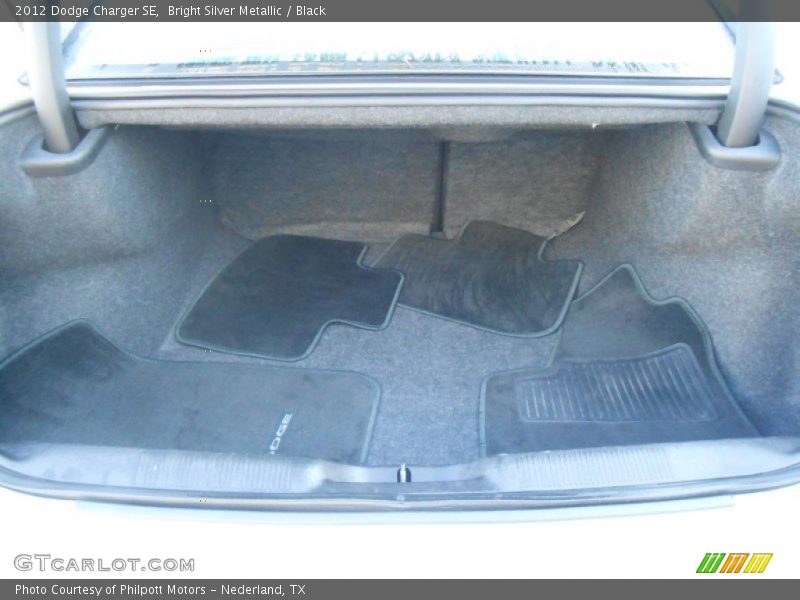 Bright Silver Metallic / Black 2012 Dodge Charger SE