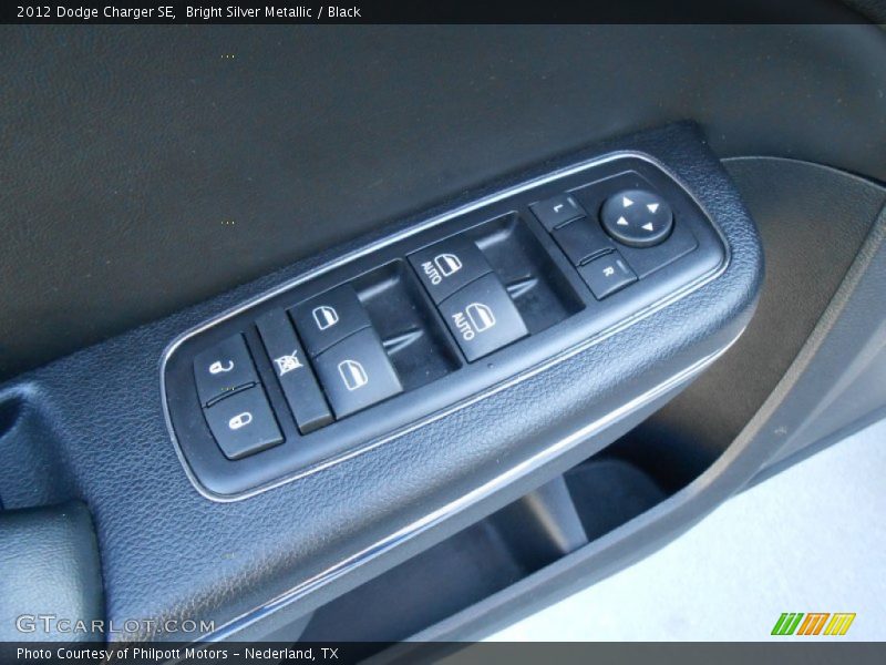 Bright Silver Metallic / Black 2012 Dodge Charger SE