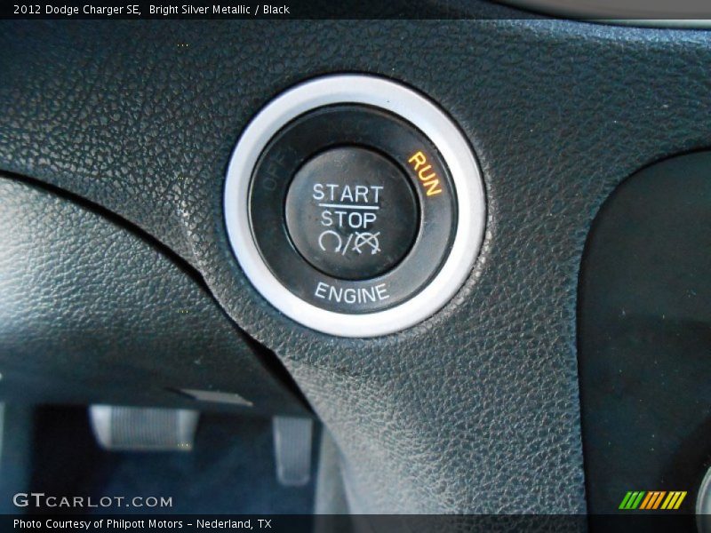 Bright Silver Metallic / Black 2012 Dodge Charger SE